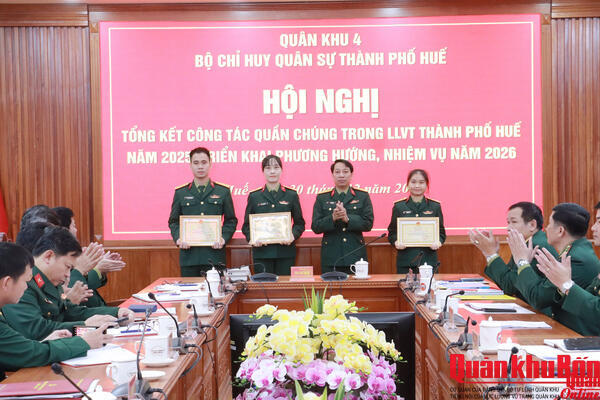 Bộ Chỉ huy Quân sự thành phố Huế tổng kết công tác quần chúng trong LLVT năm 2025