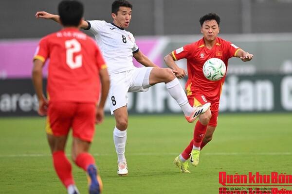 Đánh bại U23 Kyrgyzstan 2-1, U23 Việt Nam sáng cửa vào tứ kết