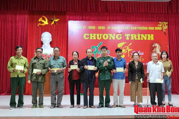 “Xuân yêu thương - Tết sẻ chia” ở phường Vinh Hưng