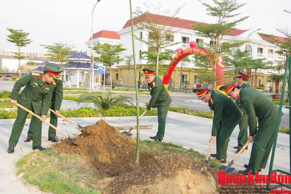 Bộ Chỉ huy Quân sự thành phố Huế trồng hơn 8.000 cây xanh