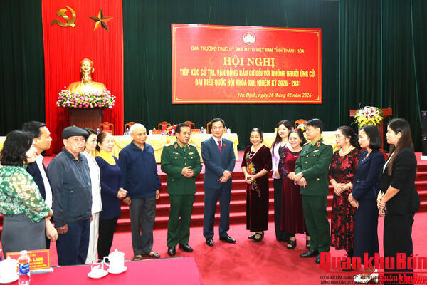 Thượng tướng Lê Đức Thái tiếp xúc cử tri tại Thanh Hóa