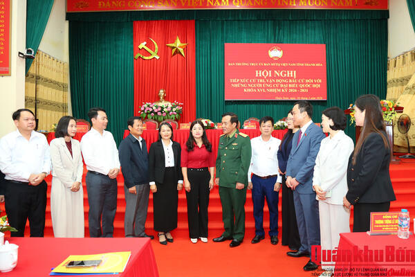 Thượng tướng Lê Đức Thái tiếp xúc cử tri tại xã Thiệu Toán, tỉnh Thanh Hóa