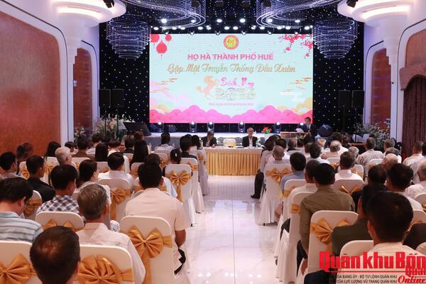 Họ Hà thành phố Huế gặp mặt truyền thống và trao thưởng học sinh giỏi