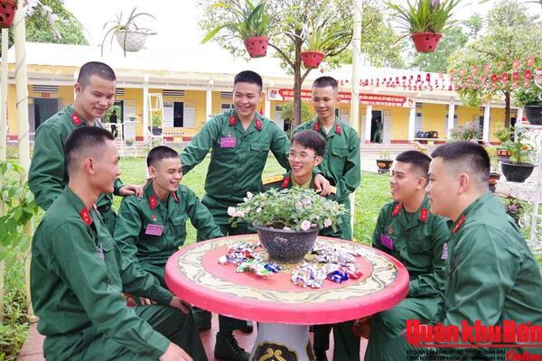 Trung đoàn 19 “Mềm hóa mệnh lệnh” trong huấn luyện chiến sĩ mới