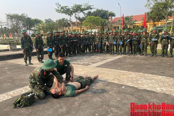 Lữ đoàn Pháo binh 16 (Quân khu 4): Tập huấn cứu hộ, cứu nạn và phòng, chống say nắng, nóng