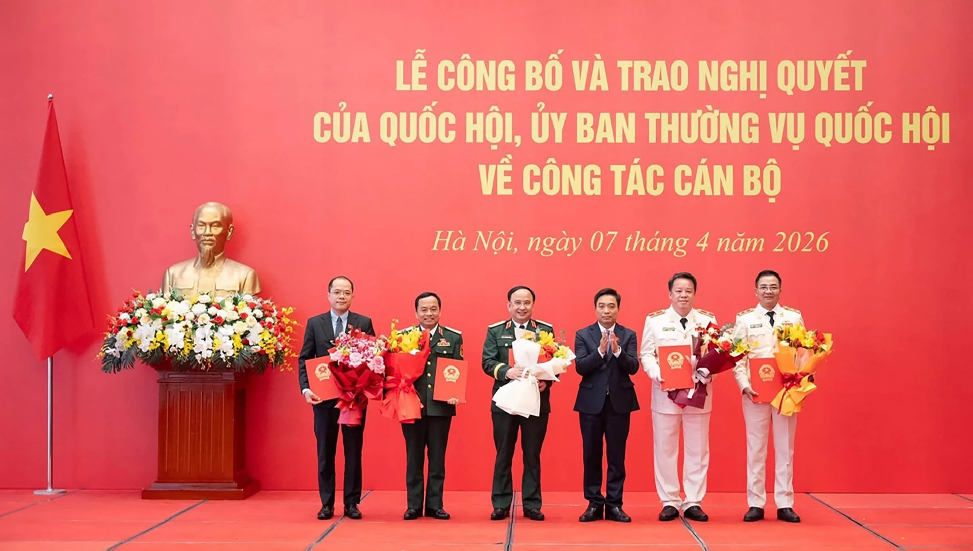 Thiếu tướng Nguyễn Ngọc Hà, Phó Tư lệnh Quân khu 4 giữ chức vụ Phó Chủ nhiệm Ủy ban Quốc phòng, An ninh và Đối ngoại của Quốc hội