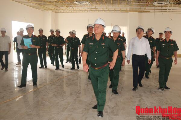 Bộ Quốc phòng kiểm tra tại Quân khu 4