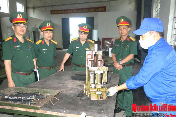 Quân khu 4 kiểm tra công tác hậu cần, kỹ thuật và an toàn, vệ sinh lao động, phòng chống cháy nổ tại Xưởng 41