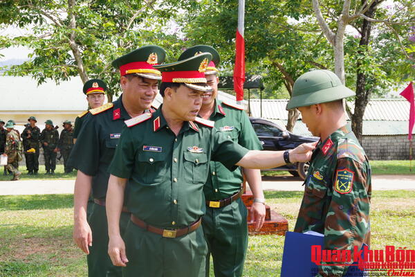 Trung đoàn 1, Sư đoàn 324 (Quân khu 4) hoàn thành tốt nhiệm vụ huấn luyện, sẵn sàng chiến đấu