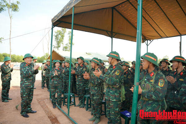 Trung đoàn 841 (Bộ Chỉ huy Quân sự Hà Tĩnh) hoàn thành tốt kiểm tra “3 tiếng nổ” cho chiến sĩ mới