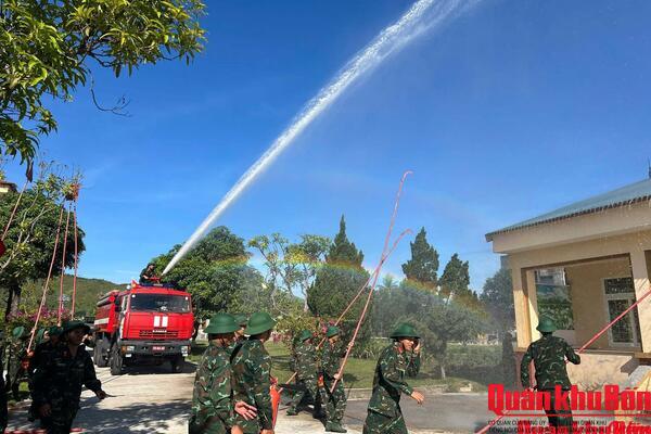 Trung đoàn 176, Sư đoàn 968 phối hợp luyện tập các phương án phòng cháy, chữa cháy