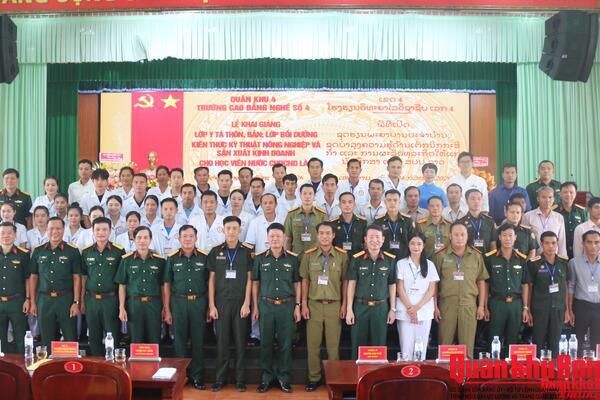 Khai giảng lớp y tá thôn, bản và bồi dưỡng kiến thức kỹ thuật nông nghiệp, sản xuất kinh doanh cho học viên Lào