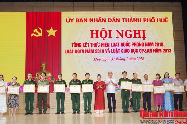 Thành phố Huế tổng kết thi hành 3 luật về quốc phòng, quân sự