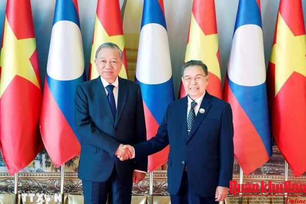 Chủ tịch Quốc hội Xaysomphone Phomvihane, người không ngừng vun đắp cho quan hệ Việt - Lào