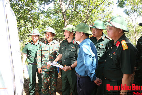 Quân khu 4: Khảo sát thông tin tìm kiếm, quy tập hài cốt liệt sĩ tại Cồn Tiên
