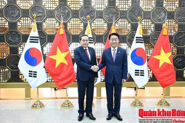 Chủ tịch Quốc hội Trần Thanh Mẫn hội đàm với Chủ tịch Quốc hội Hàn Quốc Cho Jeong Sik