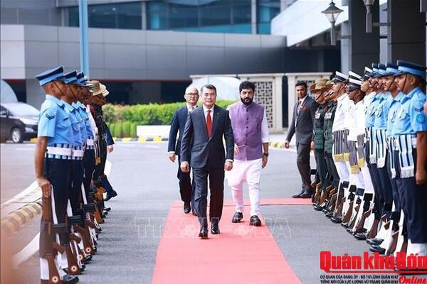 Thủ tướng Lê Minh Hưng tới Ấn Độ tham dự Hội nghị thượng đỉnh BRICS