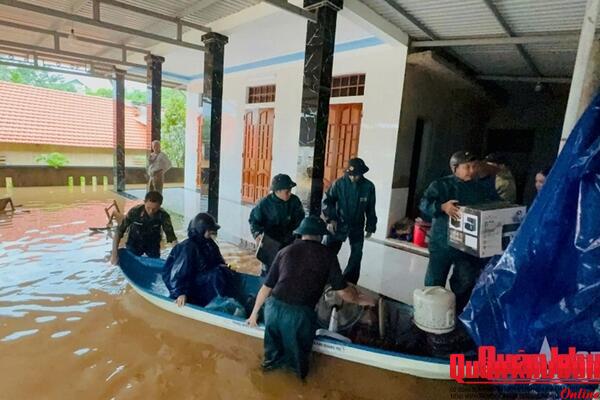 Quảng Trị: Ngập lụt tại nhiều khu dân cư, gần 1.500 cán bộ, chiến sĩ ứng phó mưa lũ