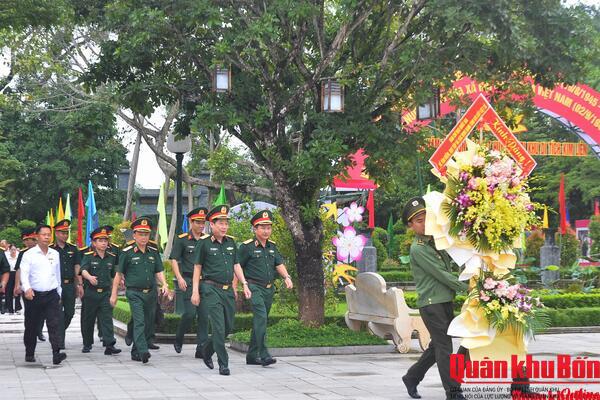 Ban Chỉ đạo 515 Quốc gia: Dâng hương tưởng niệm Chủ tịch Hồ Chí Minh
