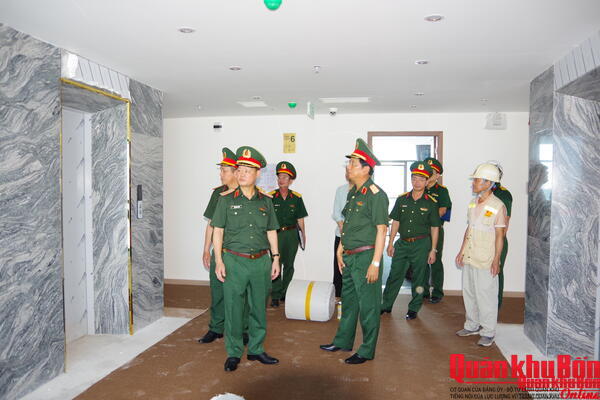 Tư lệnh Quân khu 4 kiểm tra tiến độ Dự án Trạm khách T20