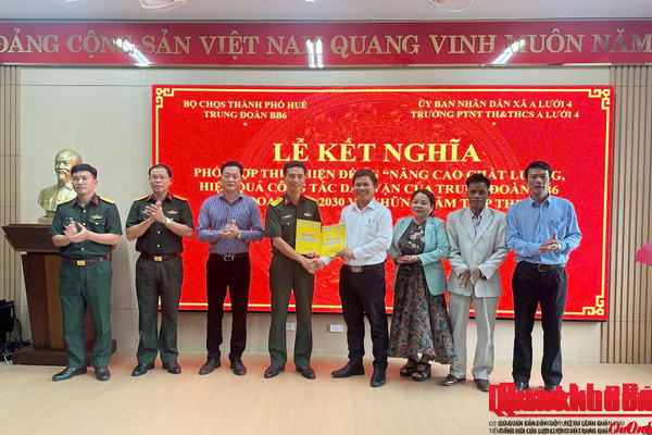 Trung đoàn 6 (TP Huế) kết nghĩa với Trường Phổ thông nội trú Tiểu học và THCS A Lưới 4
