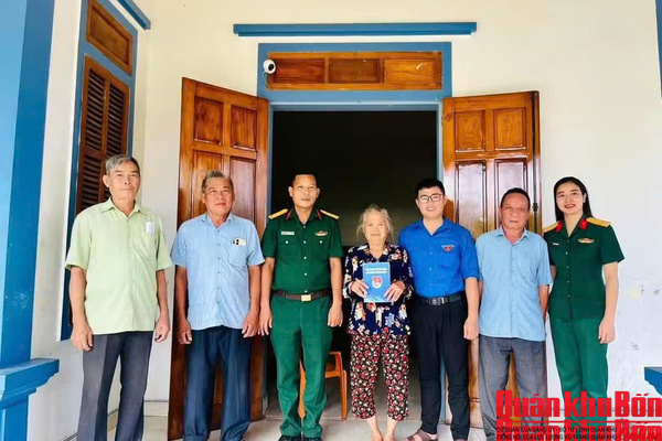 Chăm lo hậu phương, tiếp sức người lính