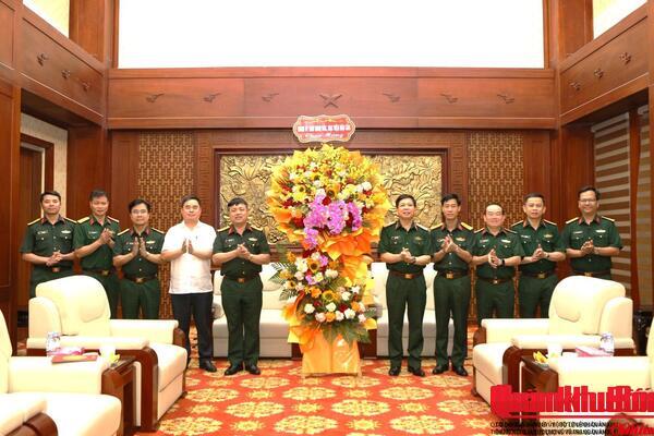 Học viện Hậu cần chúc mừng Quân khu 4 đón nhận danh hiệu Anh hùng Lực lượng vũ trang nhân dân