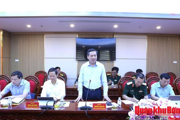 Đoàn kiểm tra, giám sát số 12 của Bộ Chính trị làm việc với Ban Thường vụ Đảng ủy Quân khu 4