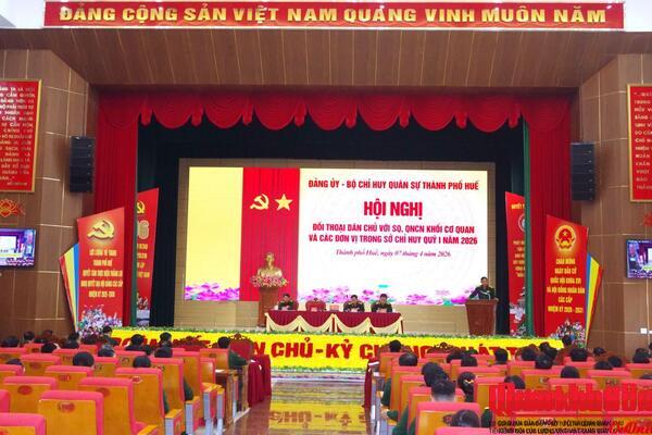 Bộ Chỉ huy Quân sự thành phố Huế đối thoại dân chủ