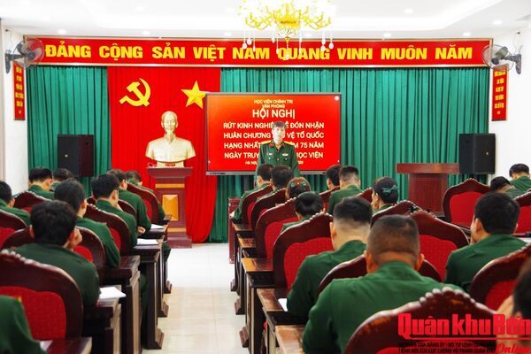 Rút kinh nghiệm công tác phục vụ Lễ kỷ niệm 75 năm Ngày truyền thống Học viện Chính trị