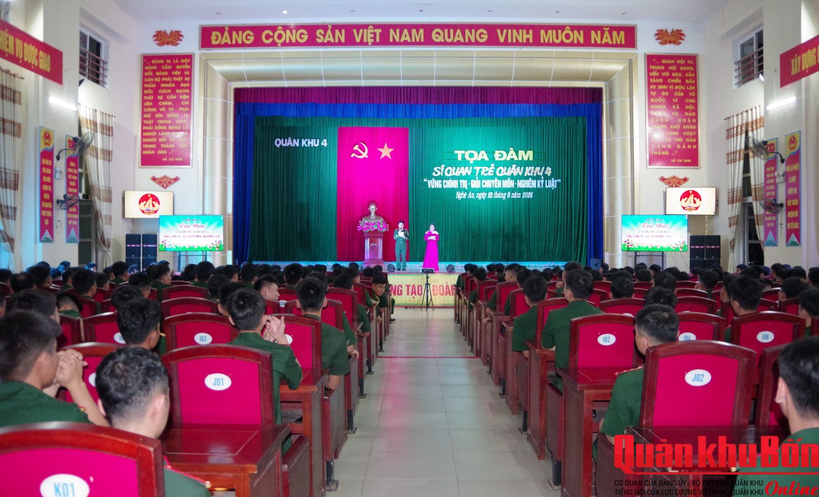 Sư đoàn 324, Quân khu 4: Tọa đàm “Sĩ quan trẻ Quân khu 4 - Vững chính trị, giỏi chuyên môn, nghiêm kỷ luật”
