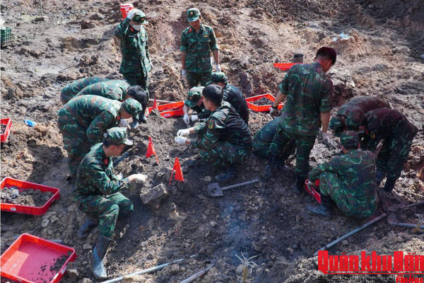 60 ngày 'vượt nắng thắng mưa' tìm 455 hài cốt liệt sĩ ở công viên Lê Thị Riêng