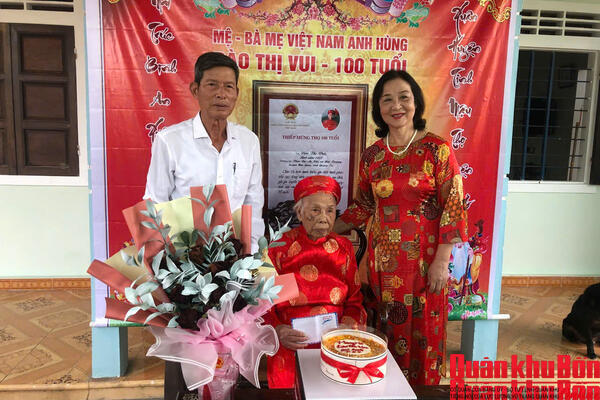NGƯỜI MẸ HẢI LĂNG