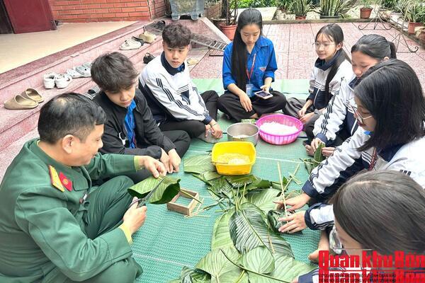 Những “bông hồng thép” gieo mầm yêu thương