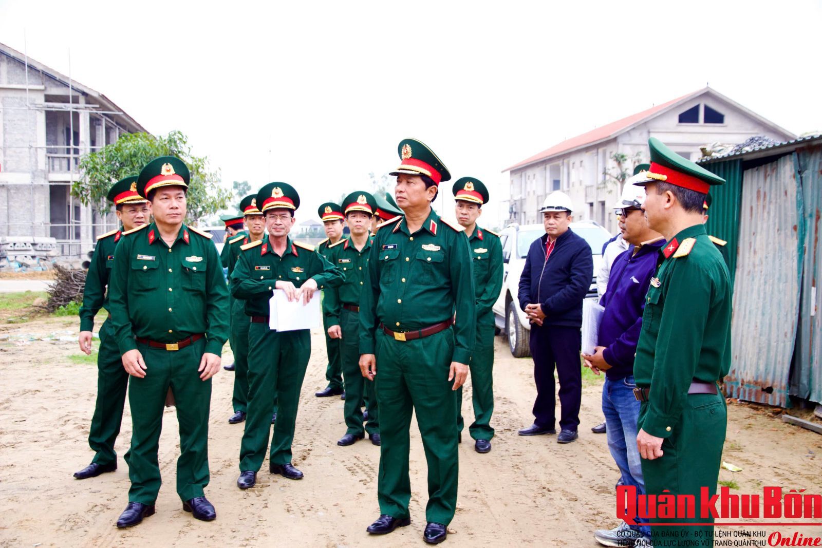 Trung tướng Hà Thọ Bình, Tư lệnh Quân khu 4 kiểm tra công trình xây dựng doanh trại Lữ đoàn Vận tải 654