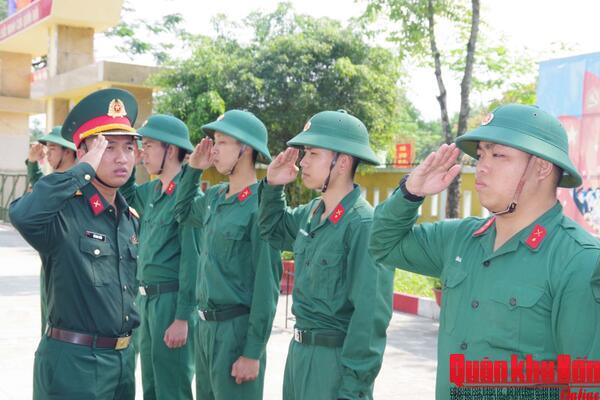Tân binh nhanh chóng hòa nhập môi trường quân ngũ