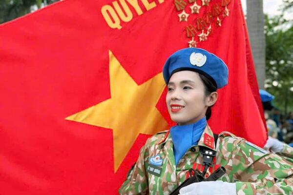 Nén nỗi đau riêng, vì việc chung