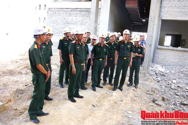 Tư lệnh Quân khu 4 kiểm tra dự án Bệnh viện Quân y 4 (Cơ sở 2) tại Quảng Trị