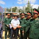 Trung tướng Hà Thọ Bình, Tư lệnh Quân khu kiểm tra các dự án xây dựng tại huyện A Lưới, tỉnh Thừa Thiên Huế.