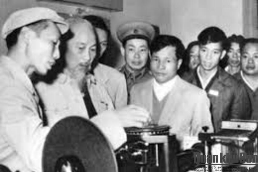 “Chỉ có giai cấp công nhân là dũng cảm nhất, cách mạng nhất, luôn luôn gan góc đương đầu với bọn đế quốc thực dân…”.