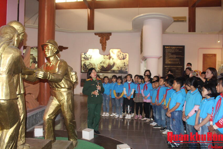 Lịch sử là hồn cốt của dân tộc