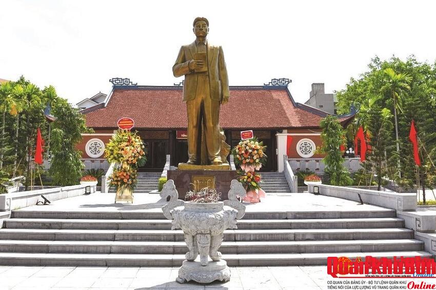 Trí tuệ lỗi lạc, lý luận uyên bác