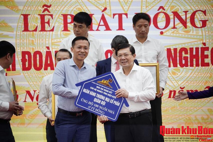 Ngân hàng thương mại cổ phần Quân đội: Ủng hộ 5 tỷ đồng làm nhà Đại đoàn kết tặng hộ nghèo tỉnh Điện Biên