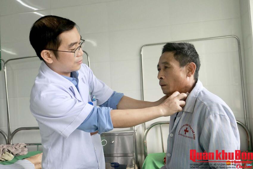 Bệnh viện Đa khoa thành phố Vinh: Phẫu thuật, điều trị thành công bệnh nhân bị bệnh Bướu cổ khổng lồ.