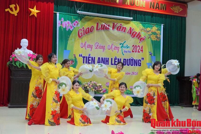 Sẵn sàng tòng quân trong mùa Xuân mới