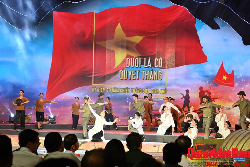 Cầu truyền hình “Dưới lá cờ Quyết thắng” - Bức tranh toàn cảnh về Chiến thắng Điện Biên Phủ