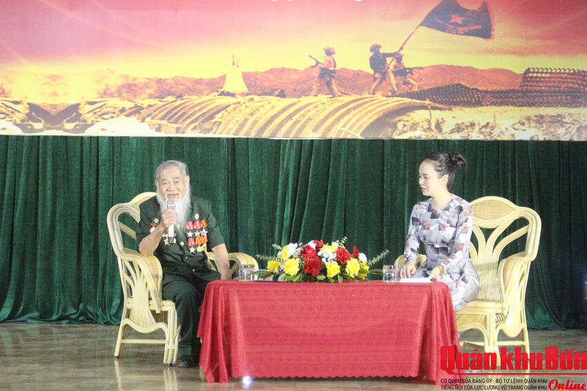 Trường Đại học Vinh: Tổ chức giao lưu nhân chứng lịch sử kỷ niệm 70 năm Chiến thắng Điện Biên Phủ
