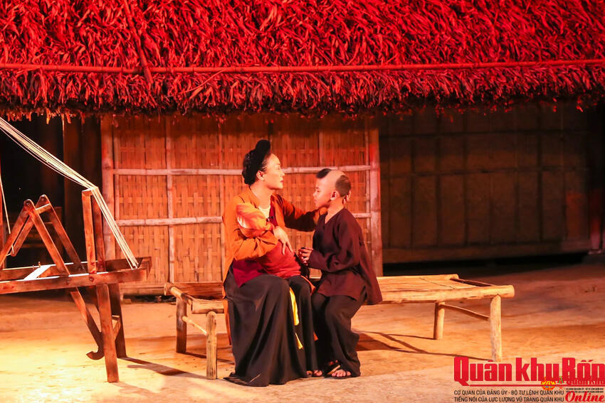 Xúc động Chương trình nghệ thuật “Làng Sen nuôi chí lớn”