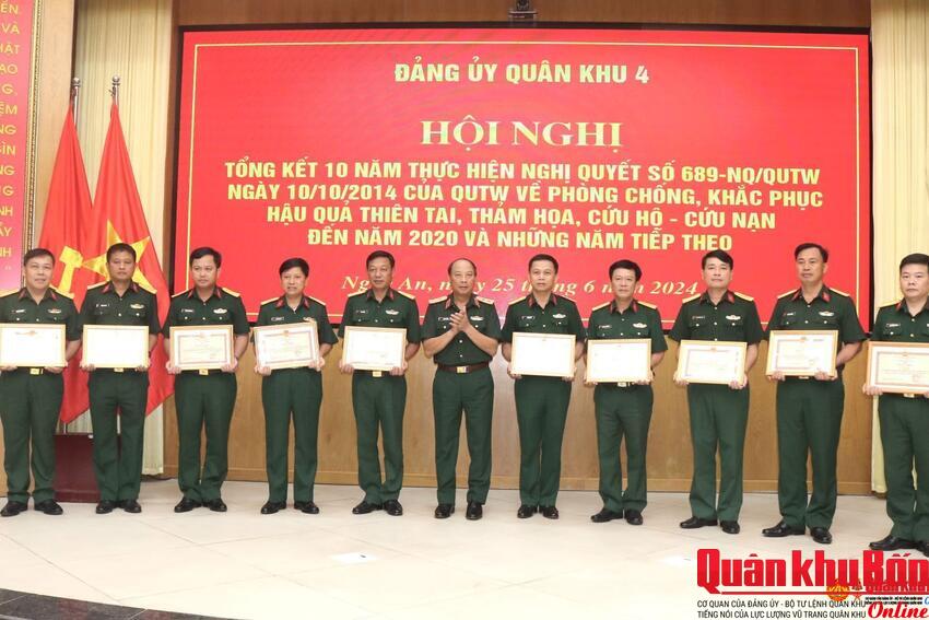Báo Quân khu 4: Nhận khen thưởng trong 10 năm thực hiện Nghị quyết 689 về phòng, chống thiên tai