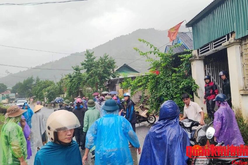 Thanh Hóa: Sơ tán gần 3.000 hộ dân do mưa lũ gây sạt lở, ngập lụt trên diện rộng